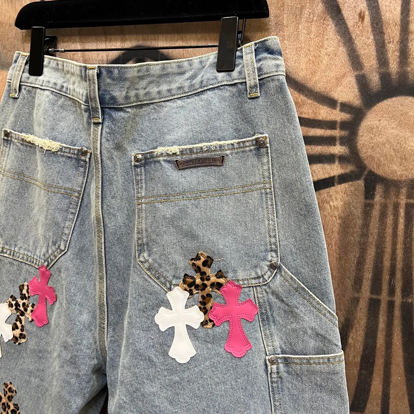 P520 chrome hearts limited series new city limited jeans Chrome Hearts city limited denim shorts vintage levis American made 501 505 517 base version remake Levis American made 501 base version imported sheepskin 925 silver remake Customers provide waist and pants length or height and weight. The studio will select the most suitable base version for you to remake. There are many people doing remakes in the market. Don’t belittle or comment. The difference is visible to the naked eye. See and compare for yourself #CHROME HEARTS Unisex style